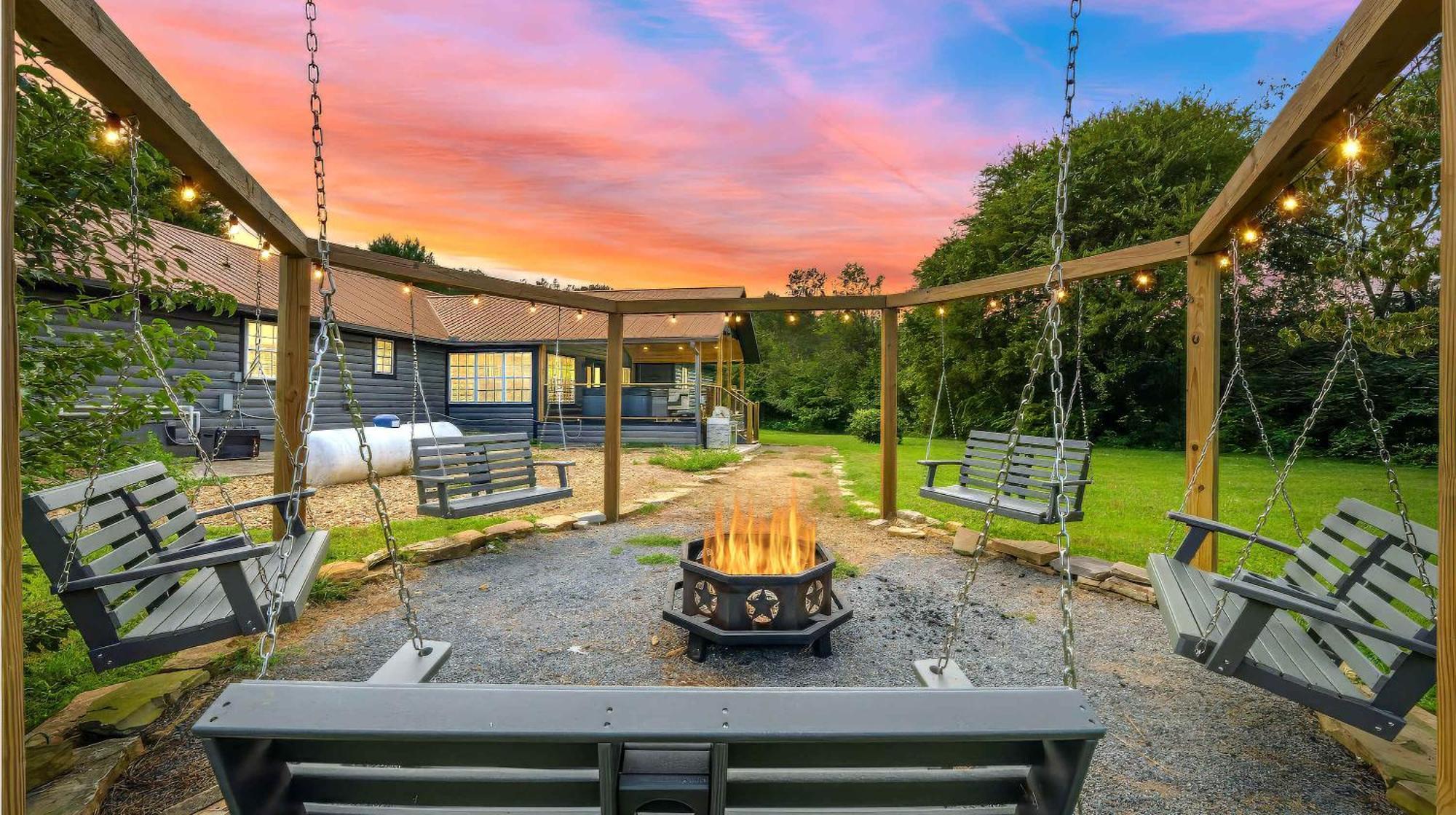 Poolside At Autumn Woods - Pool, Theater, Fireplace, Firepit, Arcade เซอเวียร์วีล ภายนอก รูปภาพ